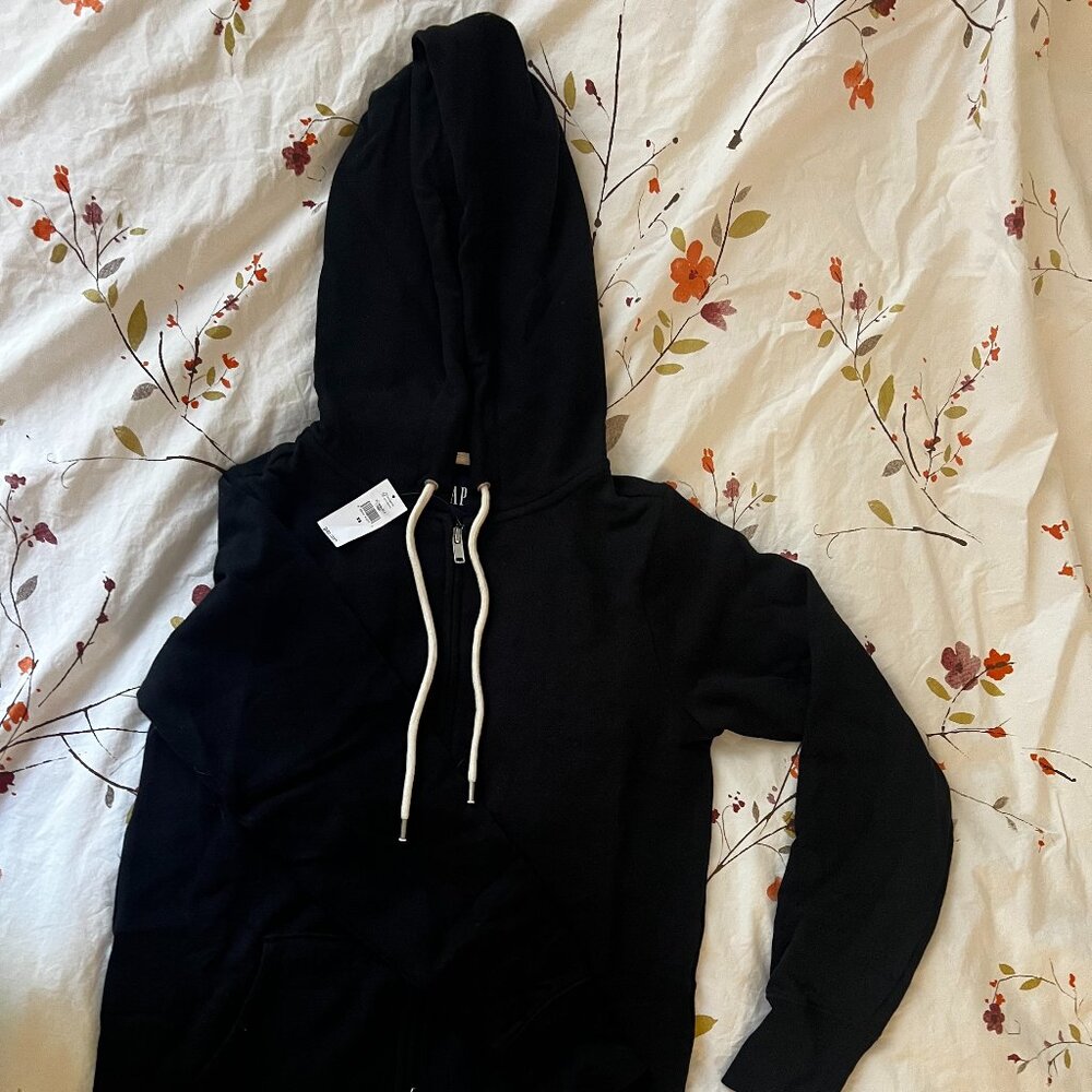 NWT Gap Black Zip Up Sweatshirt w/ Pockets